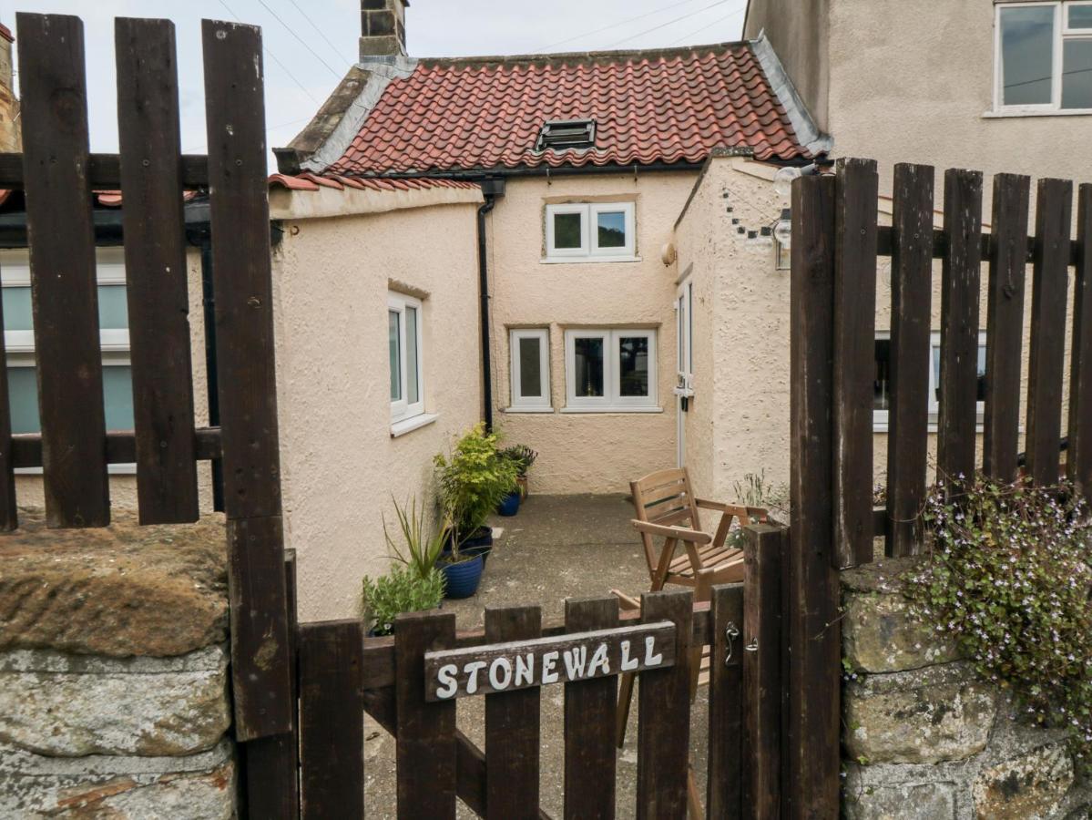 Stonewall Whitby Bagian luar foto