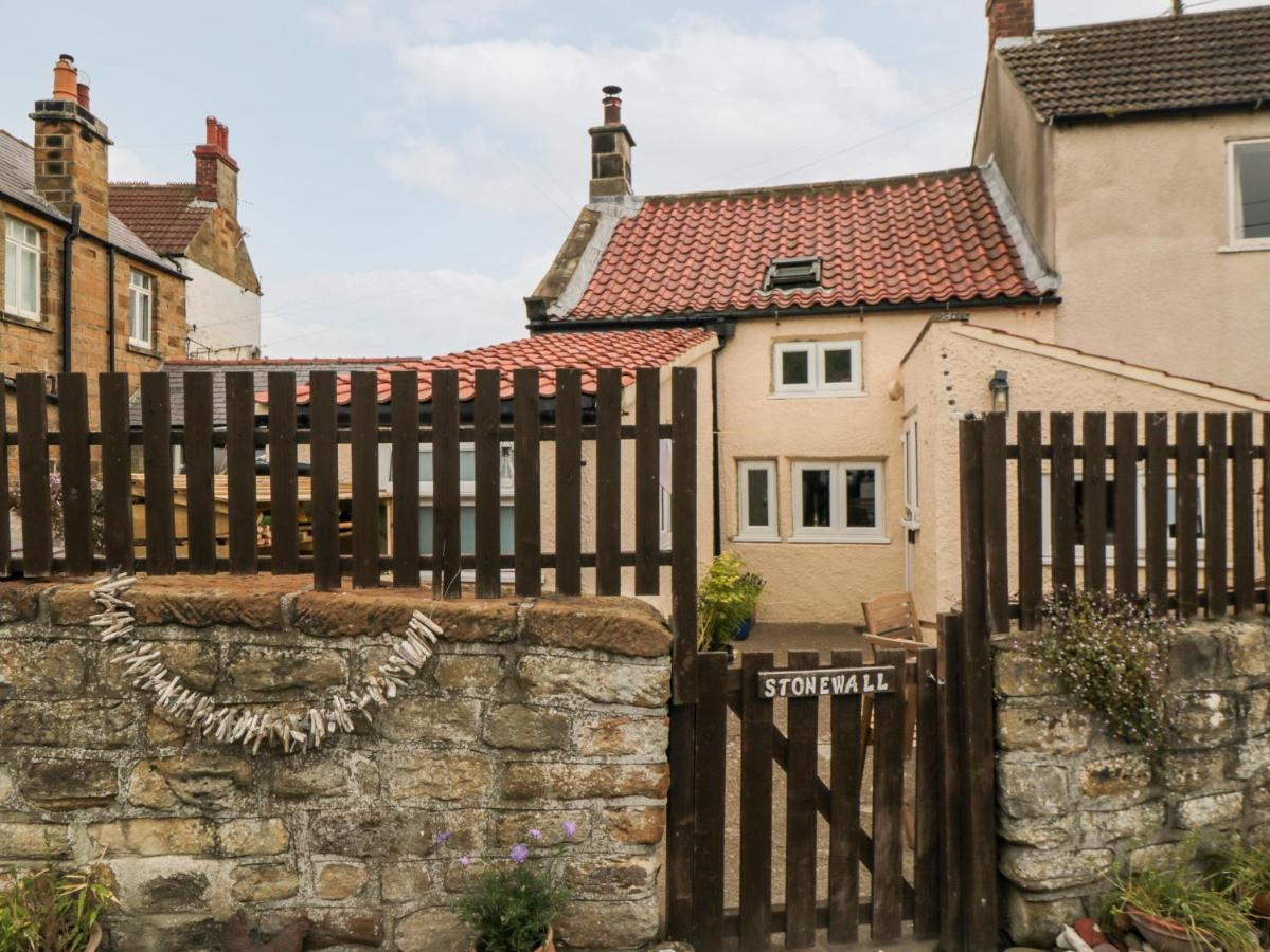 Stonewall Whitby Bagian luar foto